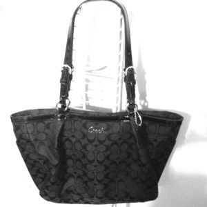🎀SOLD🎀 100% Authentic Coach black tote handbag