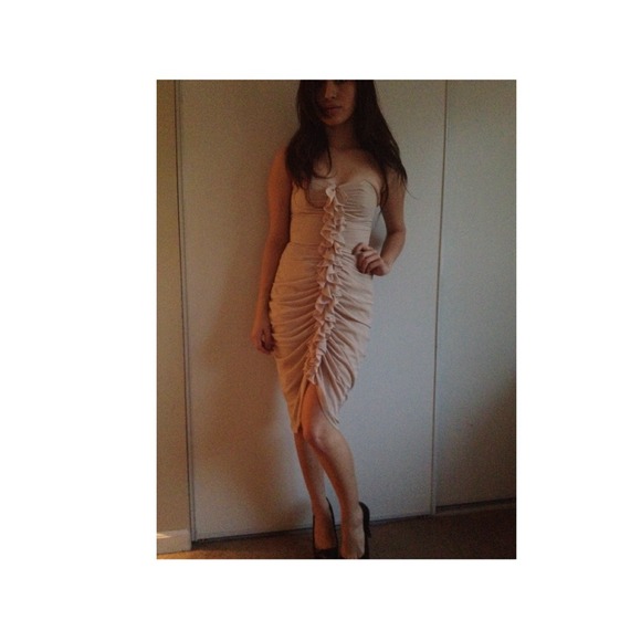 Peaches ruffled dress - Picture 2 of 3