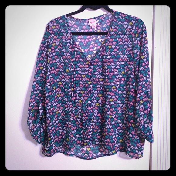 🚫sold🚫 button down top!