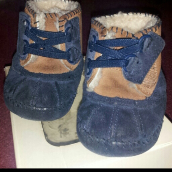 Baby boy UGGS - Picture 2 of 4
