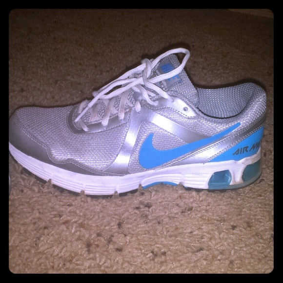 NIKE AIR MAX