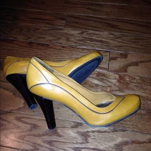 BCBG leather pumps