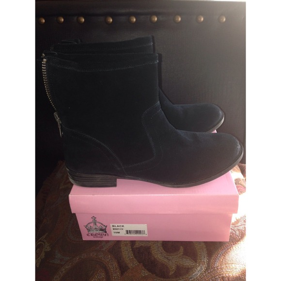 ✂️$60✂️Black Suede Boots SOLD on Instagram🤑