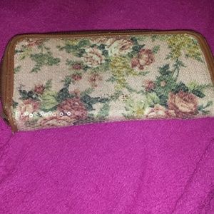 Flower wallet