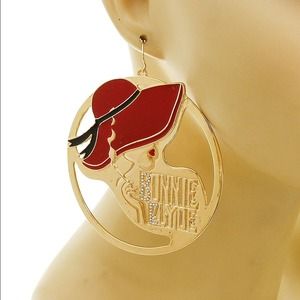 Bonnie & Clyde Hoop Earrings and Heart Chain