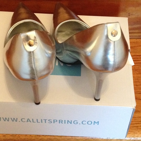 Silver Pointy Heels👠(SOLD) - Picture 4 of 4