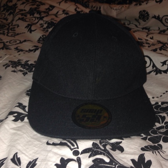 Black Snapback