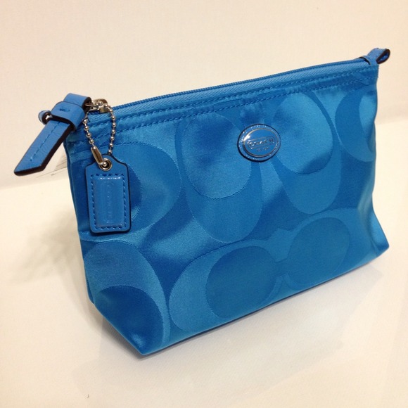 ⛔️Sold⛔️Coach blue nylon medium pouch bag