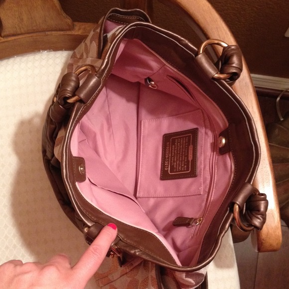 NWOT Coach shoulder bag - Picture 3 of 4
