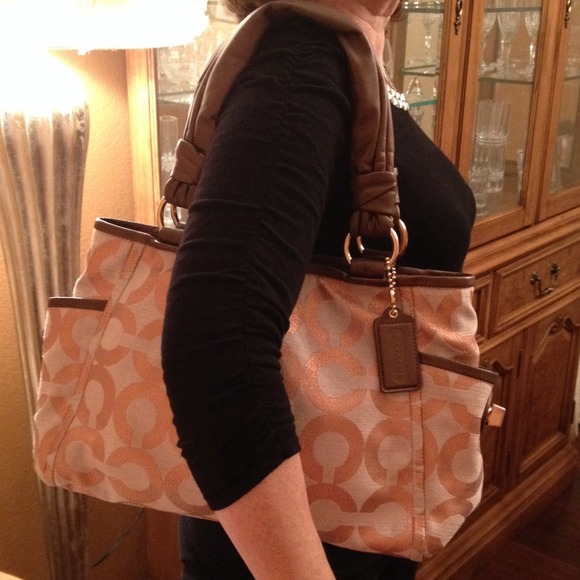 NWOT Coach shoulder bag - Picture 4 of 4