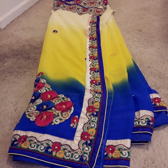 REDUCED! Bollywood Indian Saree/Sari blue & yellow - Picture 2 of 4