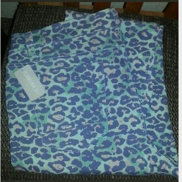 SOLD!!!!Bright Leopard Cheetah Print Skinny Jeans