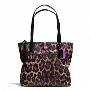 ⛔Sold⛔Coach Signature animal print tote handbag