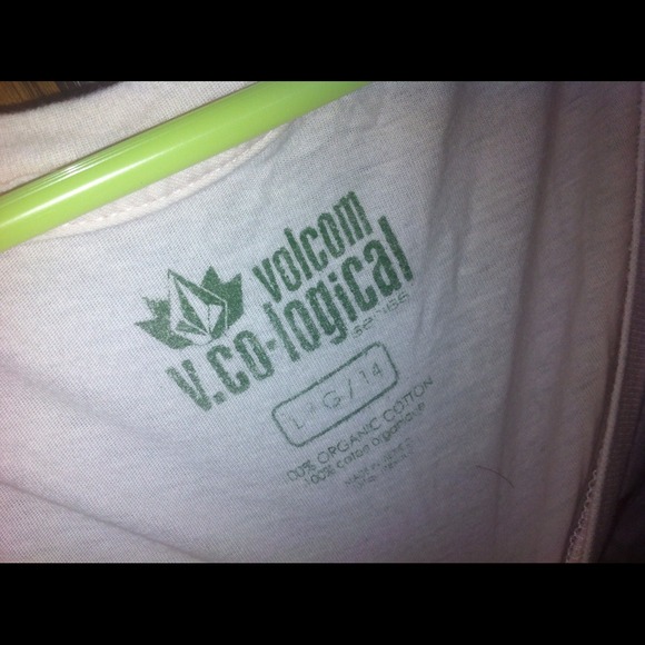 🔴BUNDLED🔴Volcom Stone peach Vneck.💟 - Picture 2 of 2