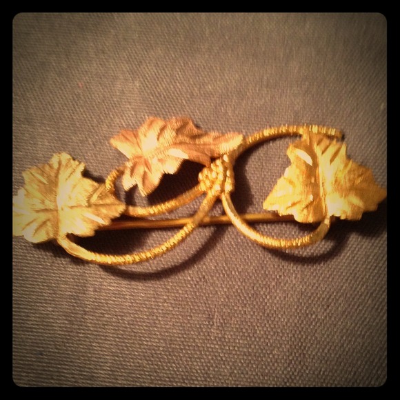 Gold leaf pin