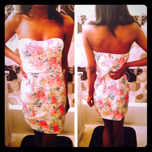 Flower tube dress, very beautiful, never worn!