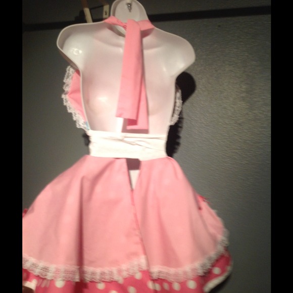 Aprons - Picture 3 of 4