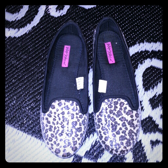 Sequin leopard Betsey Johnson slippers