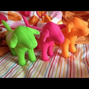 Green Pink and Orange Vs pink puppies