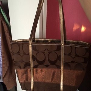 Med Authentic Coach purse