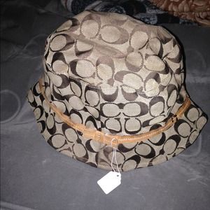 😲sold😲 coach hat