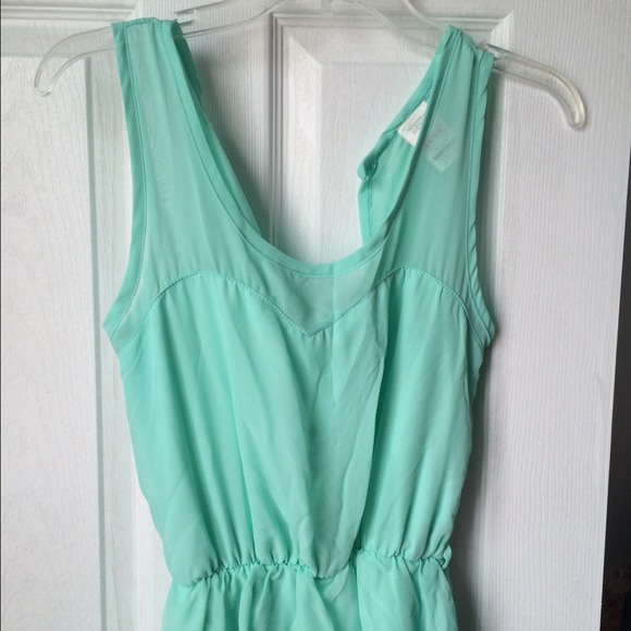 New ! NWOT Mint peplum dress - Picture 2 of 3