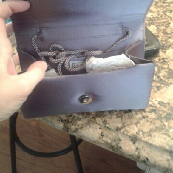 Clutch - Picture 2 of 2