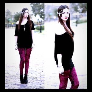 Gorgeous red velvet leggings