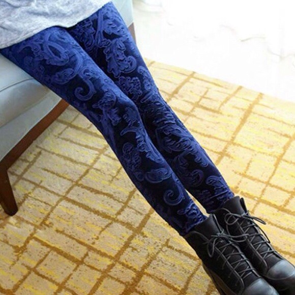 Beautiful blue velvet leggings