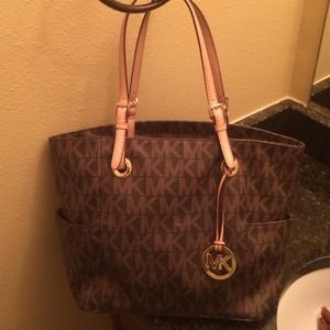 Michael Kors Signature Logo tote