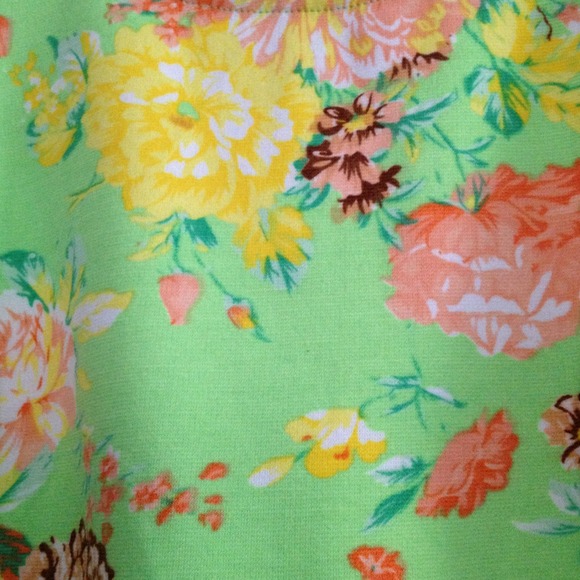 New light green belted dress - Picture 3 of 3