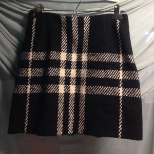 Cute Burberry wool bland skirt