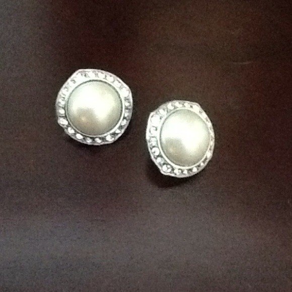 Pearl earrings