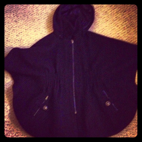 Cape Poncho Coat with Detachable Hood