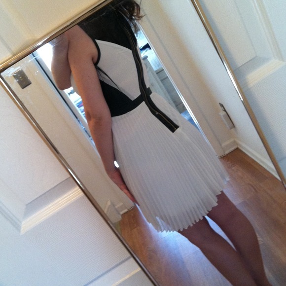 AMAZING leather accent dress! - Picture 2 of 4