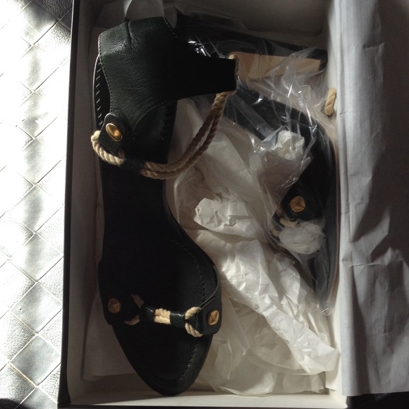BCBGMaxazria sz 9 Nola shoe