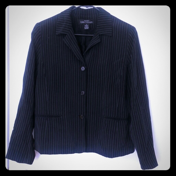 Bloomingdale's Petite black and white blazer