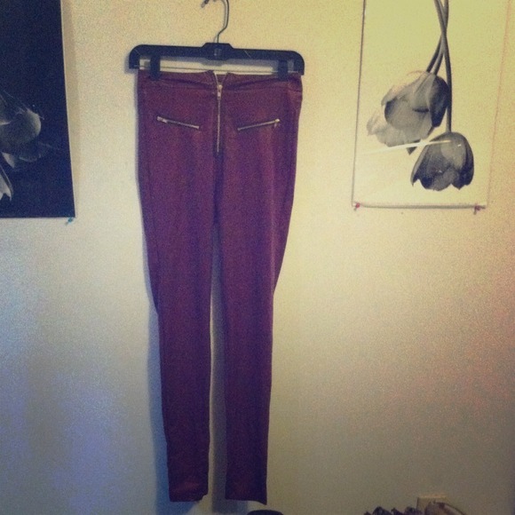 Crimson pleather leggings with zipper RolyPoly