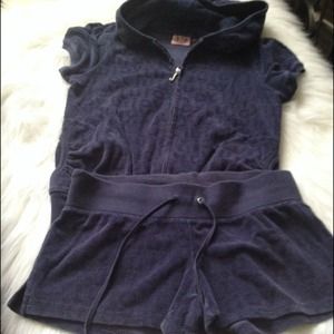 SOLD Juicy Couture set of jacket and shorts💙💙