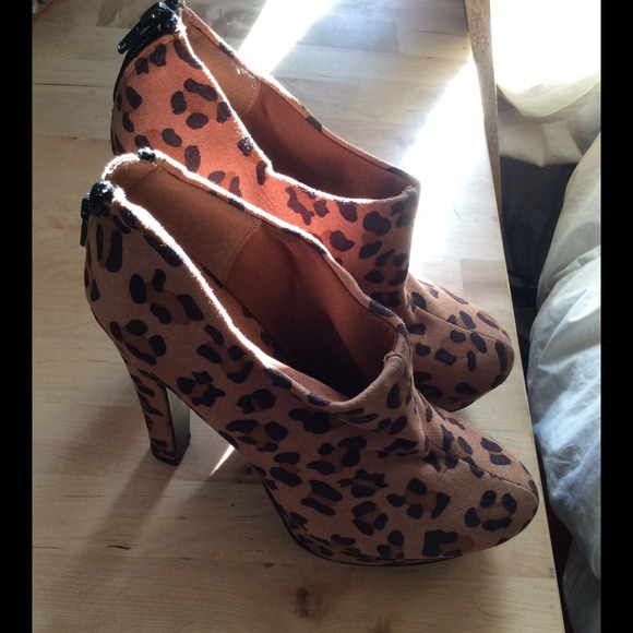 Leopard heels