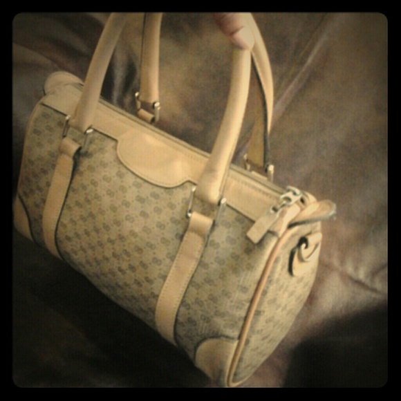 Vintage Auth Gucci handbag! Cream/Tan