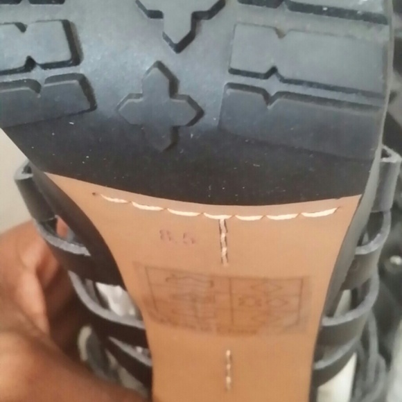 Bebe - Picture 2 of 4