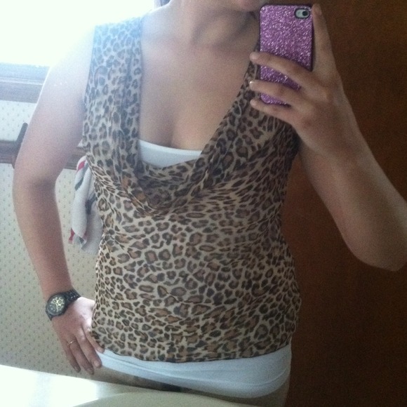Sheer leopard sleeveless shirt