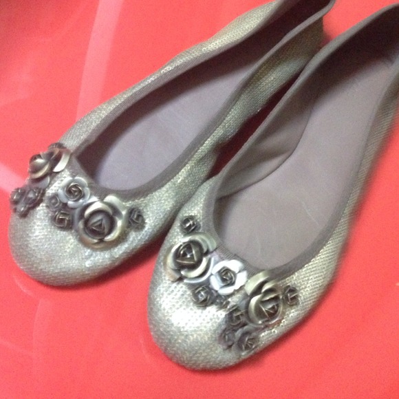 Stylish  Hoss bronze flat
