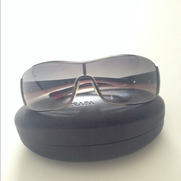 Prada Sunglasses w/ Case & Cleaning Cloth