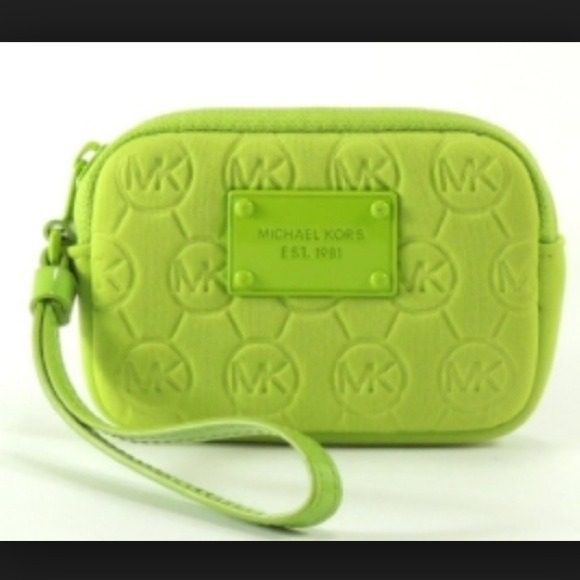 AUTHENTIC MICHAEL KORS WRISTLET WALLET