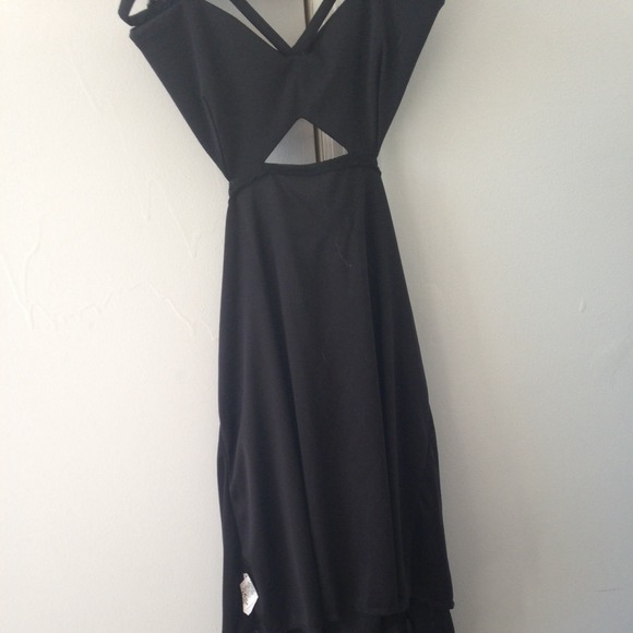 Black dress - Picture 2 of 4