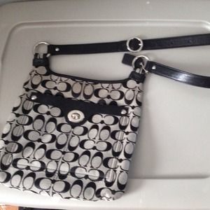 ❌Sold❌Coach Poppy Swingpack Crossbody Bag