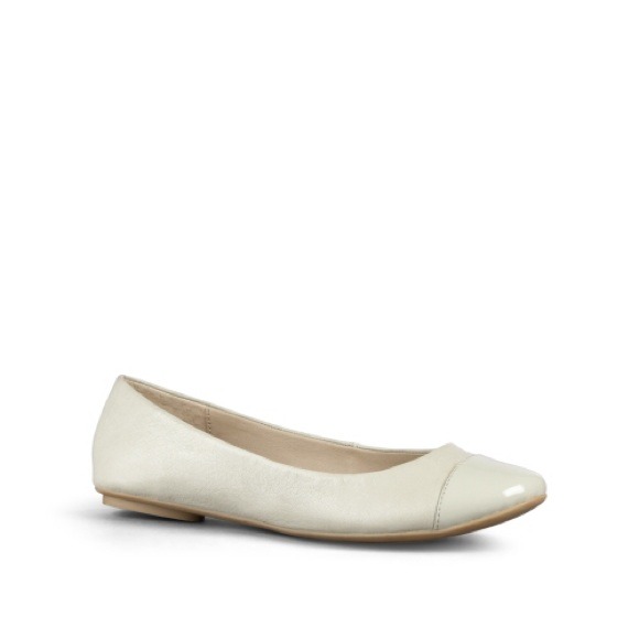 Kenneth Cole Shoes - Cap Toe Flat