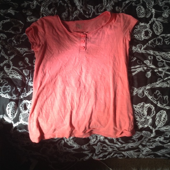 💕pink shirt with buttons all around the top💕 - Picture 1 of 1